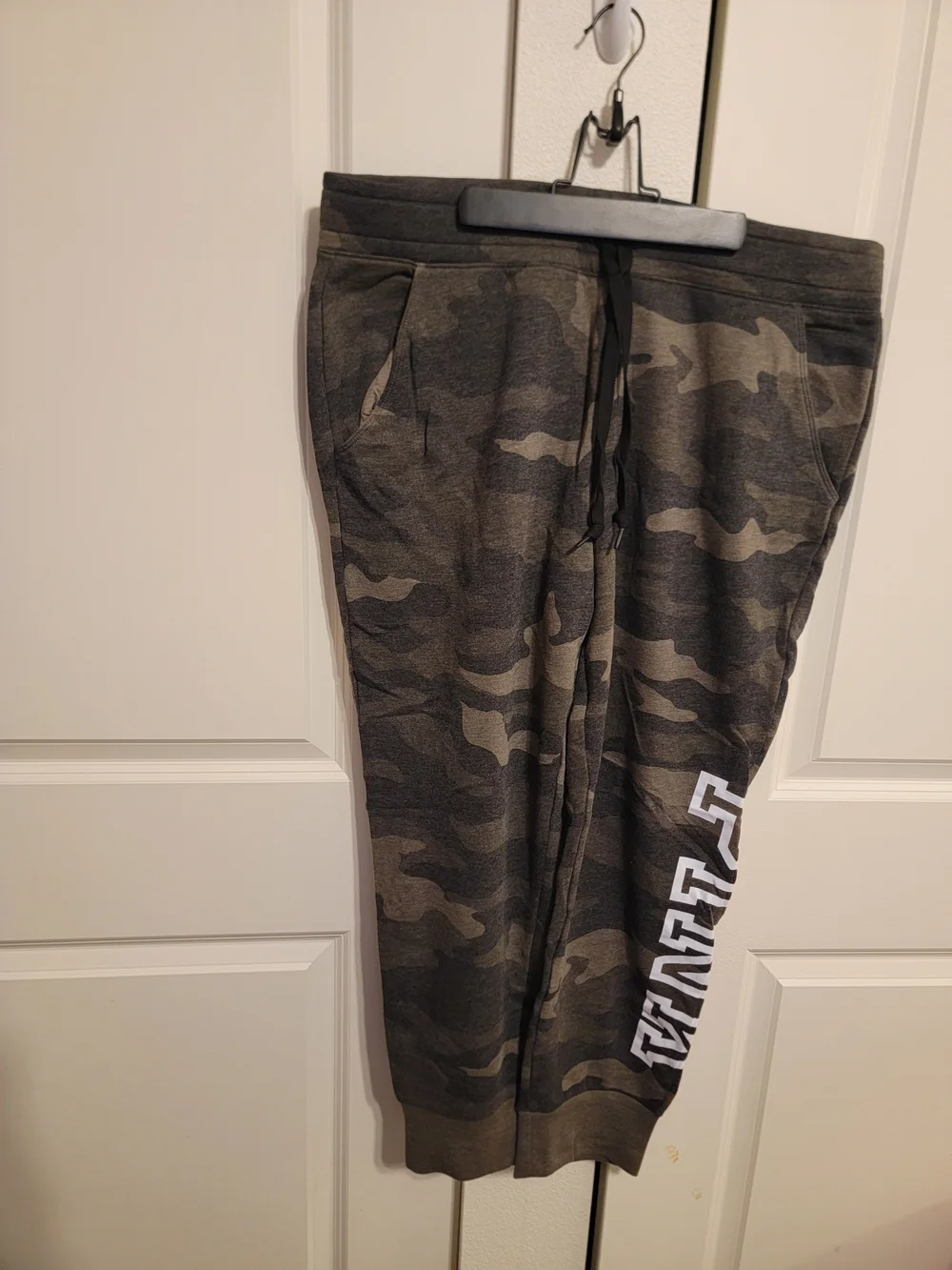 PINK Victoria's Secret Camouflage Pullover Sweatshirt and Joggers - Picture 4 of 5